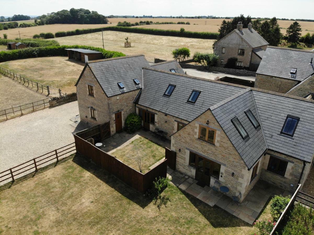 Ty Nant Cottages And Suites Carterton Exteriér fotografie